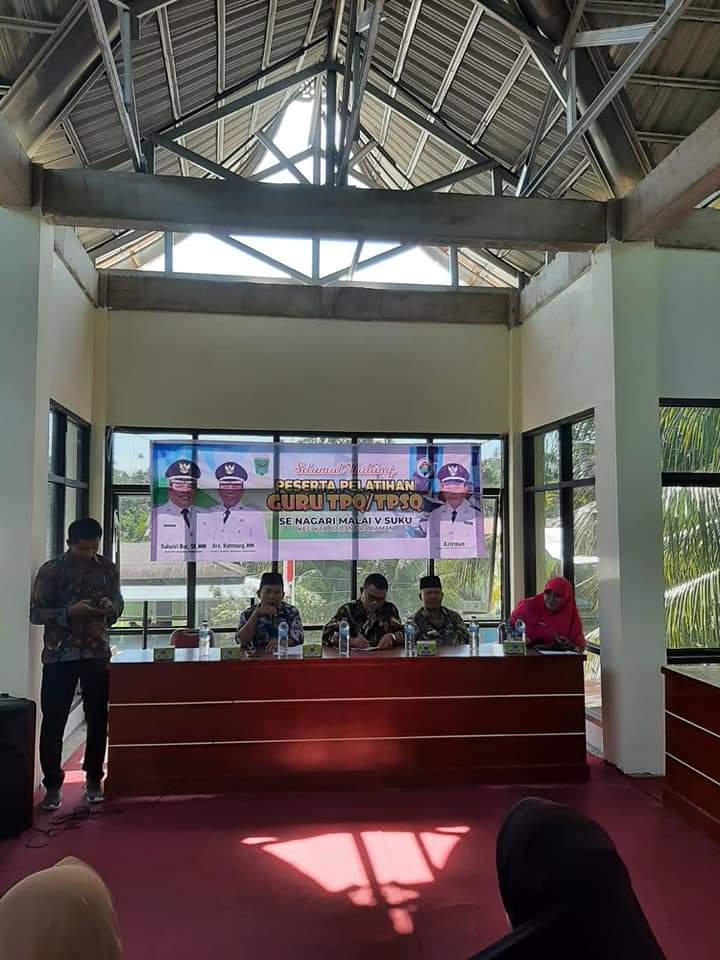 CAMAT BATANG GASAN, ARMEDES, SE.MM HADIRI DIKLAT GURU MENGAJI DI NAGARI MALAI V SUKU 