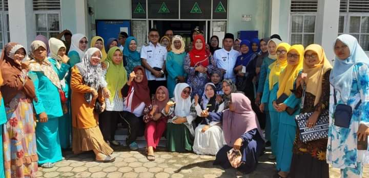 KETUA TP-PKK KAB. PADANG PARIAMAN, NY. YUSRITA SUHATRI BUR HADIRI RAPAT TEKNIS PKK KEC. BATANG GASAN