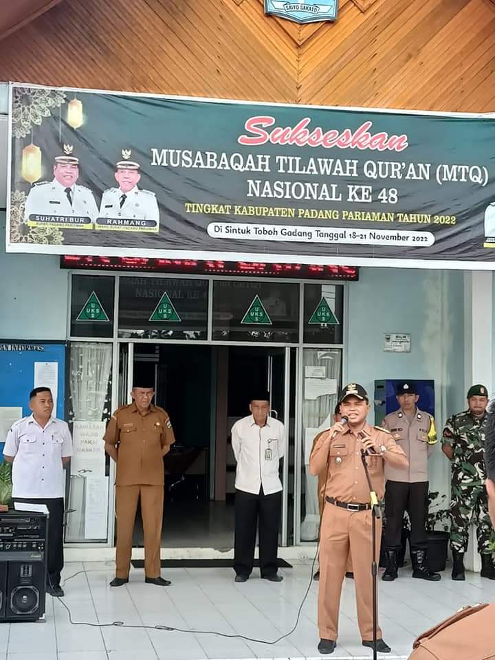 CAMAT BATANG GASAN, ARMEDES, SE.MM PIMPIN APEL GABUNGAN PERDANA DI AWAL TAHUN 2023