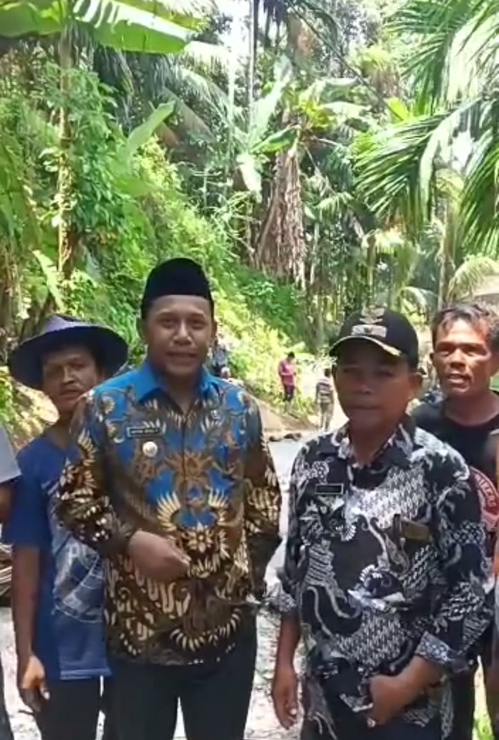 CAMAT BATANG GASAN, ANTON WIRA TANJUNG MENGAJAK WARGA BERGOTONG ROYONG BERSAMA