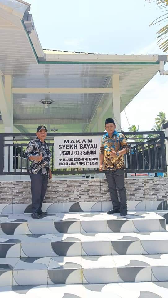 CAMAT BATANG GASAN, ANTON WIRA TANJUNG BERSAMA WALI NAGARI MALAI V SUKU KUNJUNGI MAKAM SYEKH BAYAU