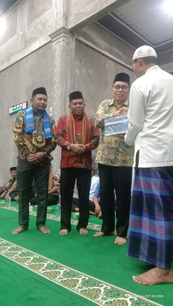 CAMAT BATANG GASAN, ANTON WIRA TANJUNG DAMPINGI TIM KHUSUS SAFARI RAMADHAN 1444 H