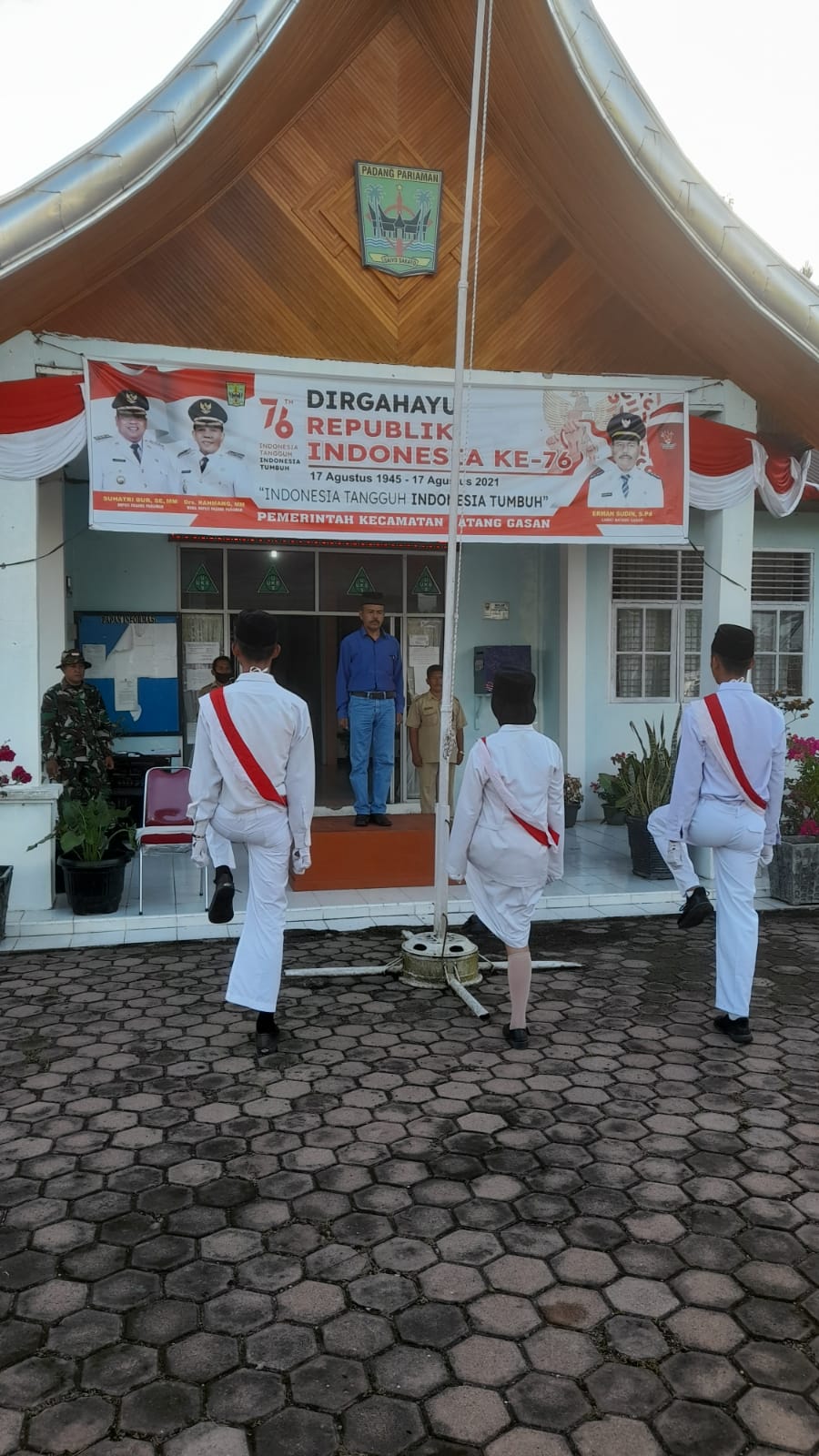 LATIHAN DAN GLADI RESIK PERSIAPAN UPACARA HUT KEMERDEKAAN RI KE-76 TAHUN 2021