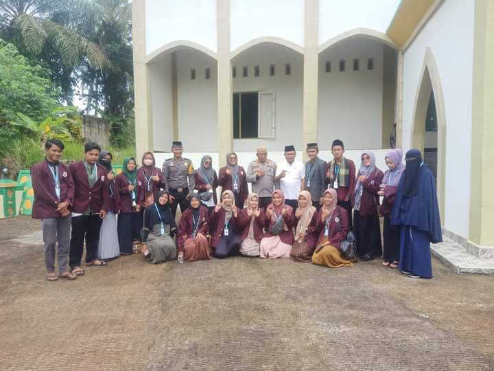 CAMAT BATANG GASAN, ARMEDES, SE.MM HADIRI KEGIATAN WIRID PENGAJIAN BULANAN TINGKAT KEC. BATANG GASAN