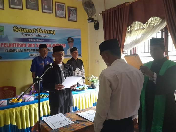 SEKRETARIS KECAMATAN BATANG GASAN, DEDY MIZARDI, S.E HADIRI PELANTIKAN WALI KORONG PADANG KABAU 